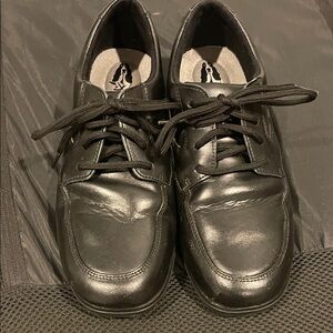 Boys leather Hush Puppies dress shoe